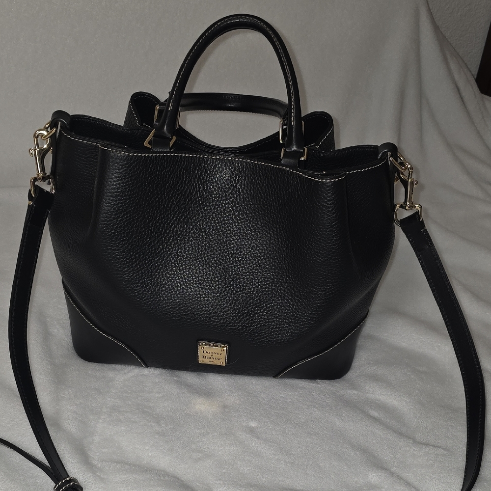 Elegant Black Leather Handbag
